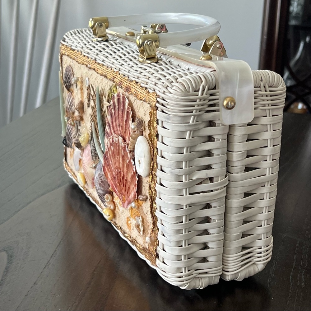 Vintage Seashell Embellished White Wicker Handbag - Picture 13 of 16
